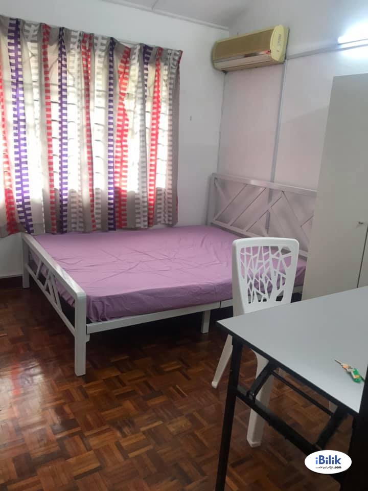 Middle Room at Kelana Jaya, Petaling Jaya - Image 1