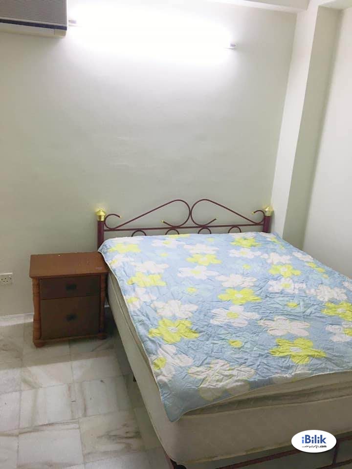 Middle Room at Kelana Jaya, Petaling Jaya - Image 3