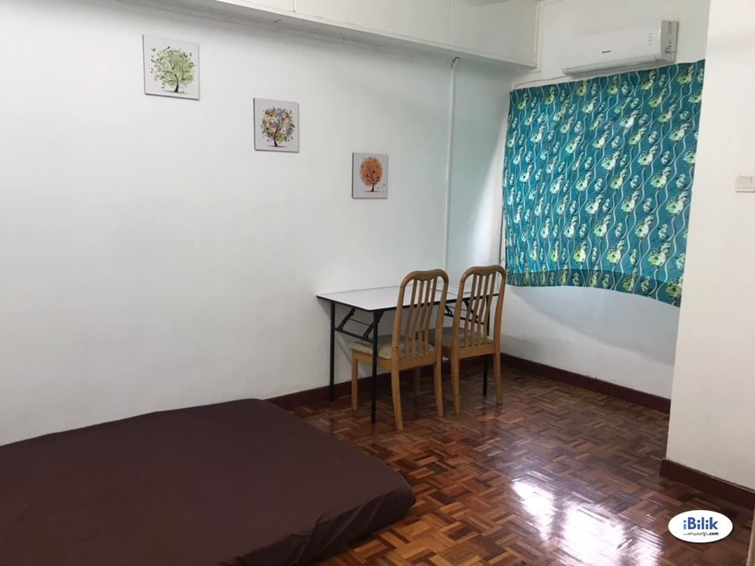 Middle Room at Pinggiran USJ 3, Subang Jaya - Image 1