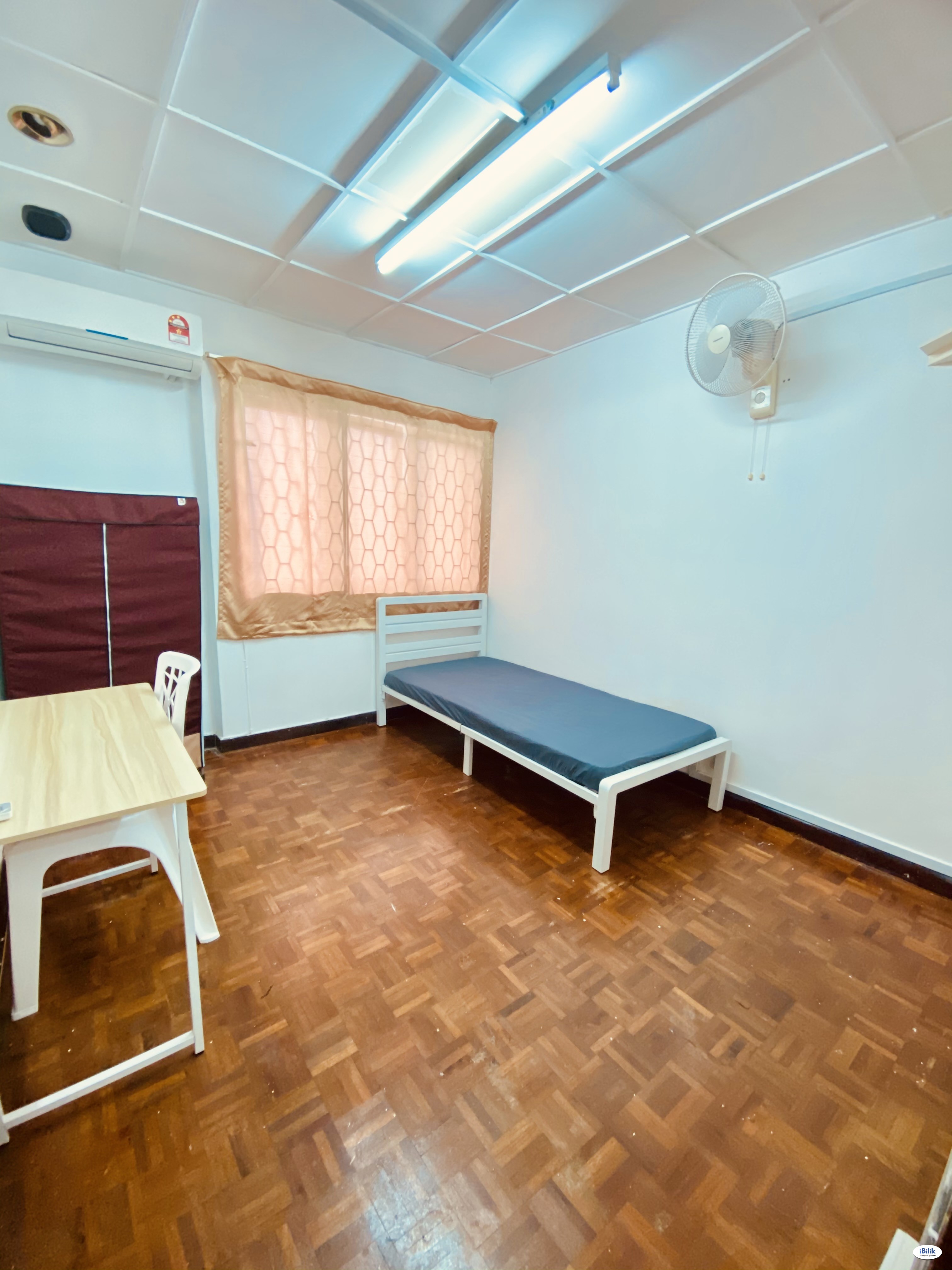Middle Room at Bandar Sri Damansara, Petaling Jaya - Image 1