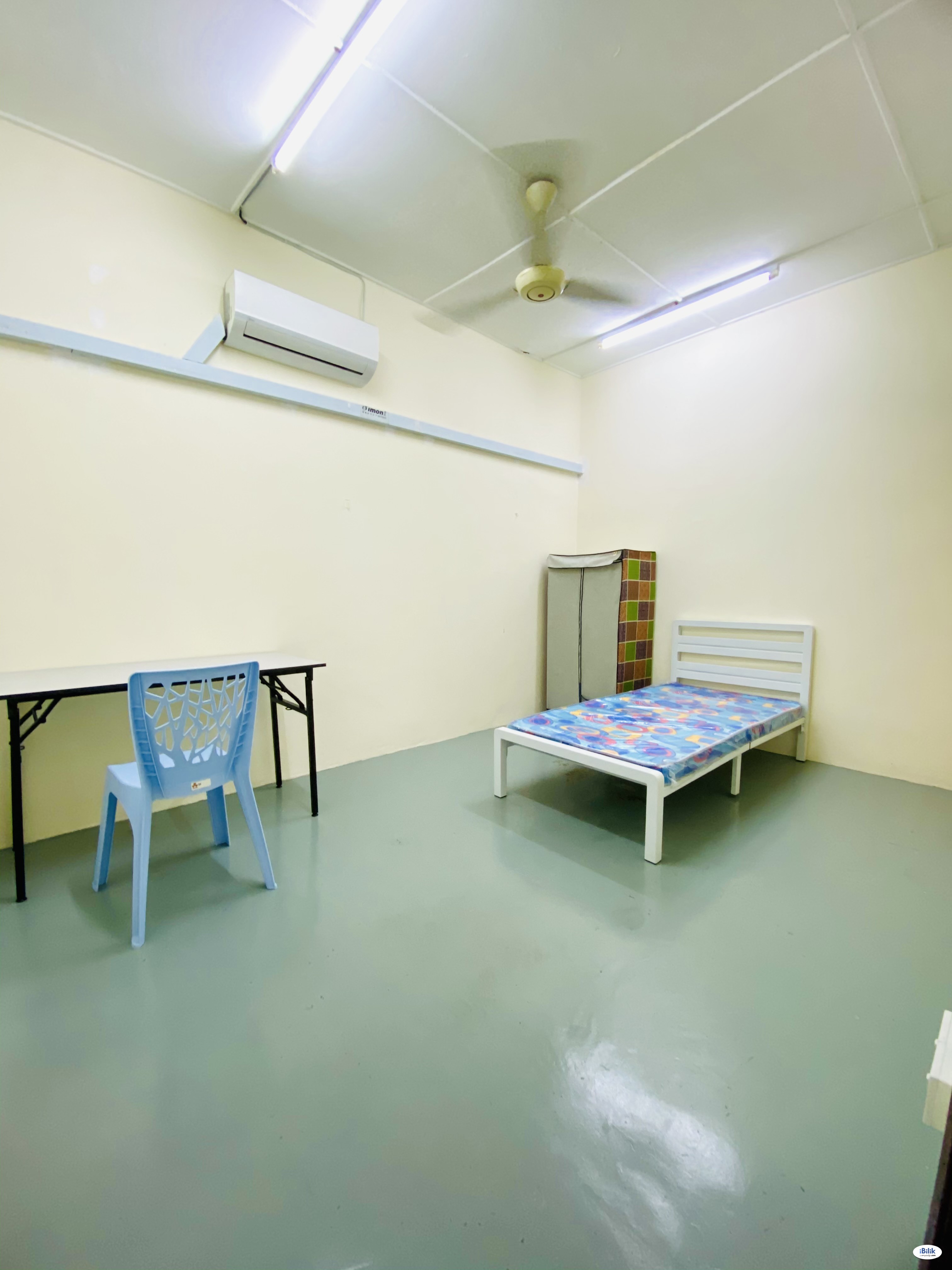 Middle Room at SS26 Petaling Jaya, Selangor - Image 2