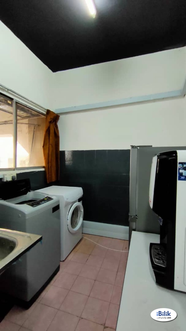Available now Ready Move In .. 1 Private Room 1 Private Bathroom - Image 2