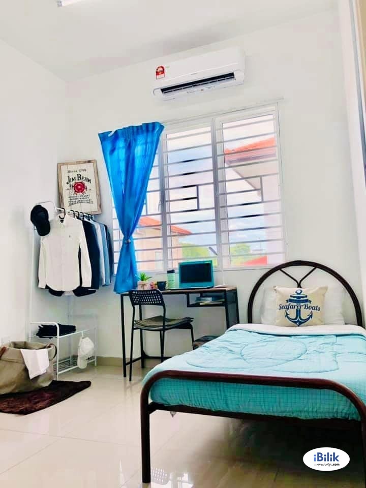 Urgent Move In~ Medium Room for rent Setia Alam. - Image 1