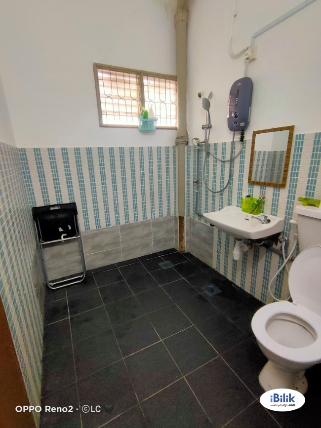 intimate Urgent Move In. Small Room for rent. - Image 3
