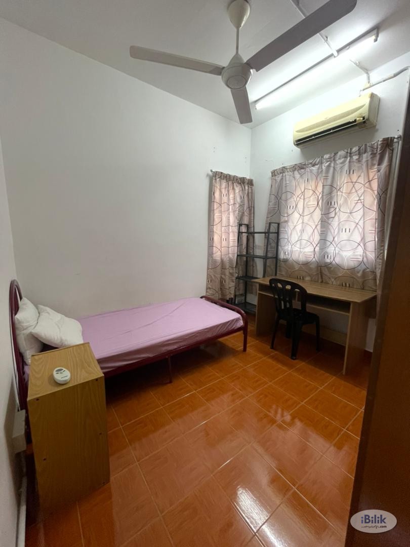 Zero Deposit. Walking distance Sunway Lagoon BRT Station! Middle Room Rent in PJS 9, Bandar Sunway - Image 1