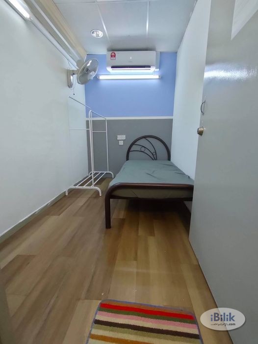 FREE 1 Month Rental ~ Room Available For Rent in Taman Mayang with Walking Distance to LRT Kelana Jaya 🚡 - Image 1