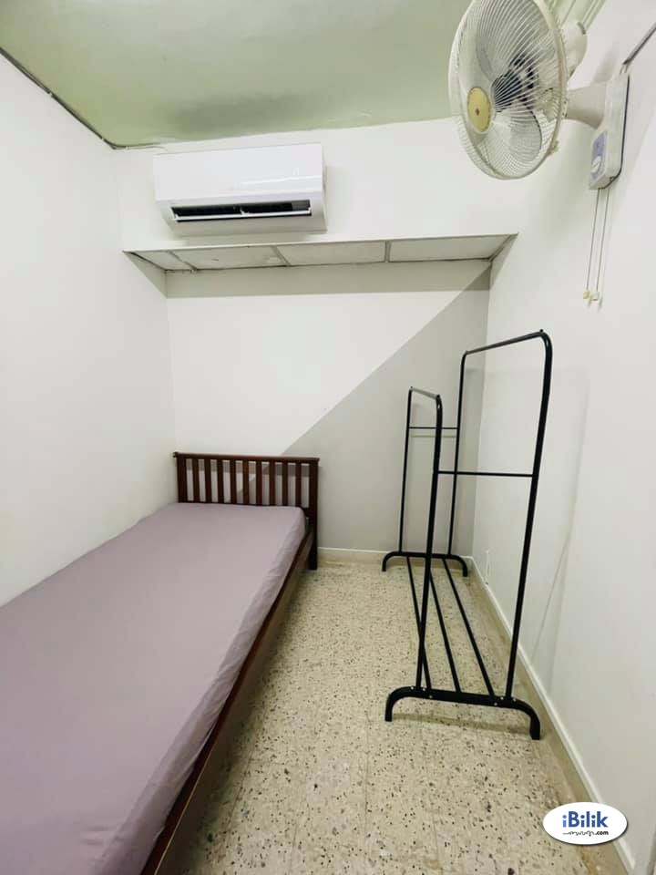 RM1 for 2ND Month Rental . Newly Refurbished Unit for rent! - Image 1