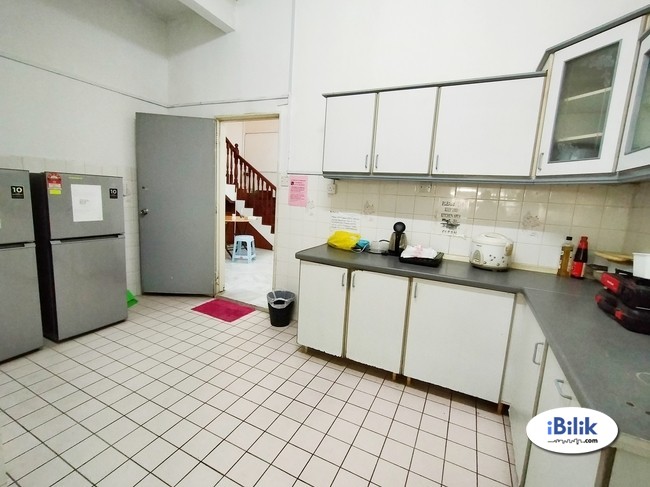 Middle Room Zero Deposit Weekly Cleaning @ TTDI! - Image 2