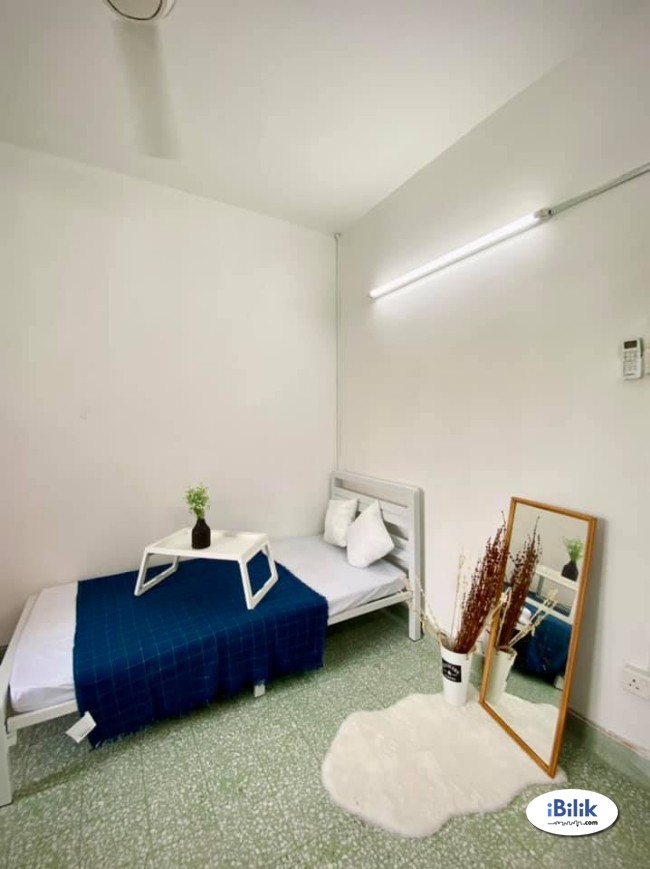Available now NO DEPOSIT !! Middle Room at PJS 9- Bandar Sunway - Image 1