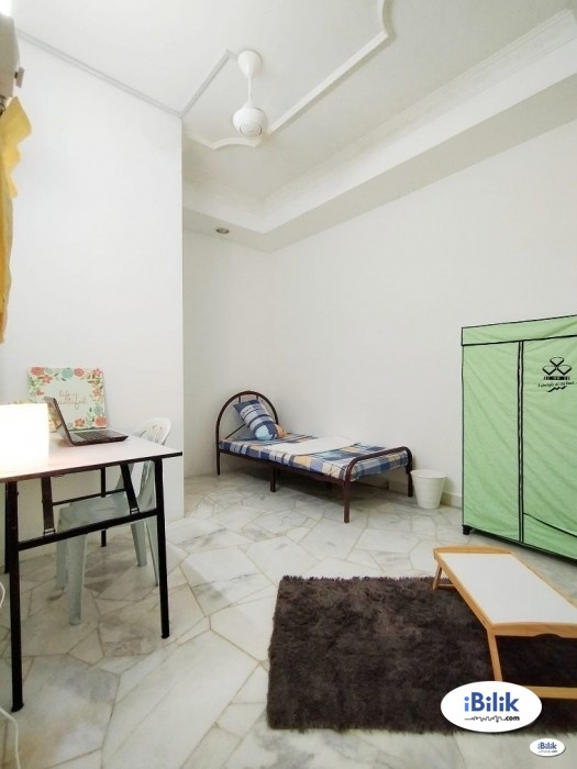 RENT 1 Month Deposit ! Middle Room at BU10- Bandar Utama- Petaling Jaya with Wi-FI - Image 1