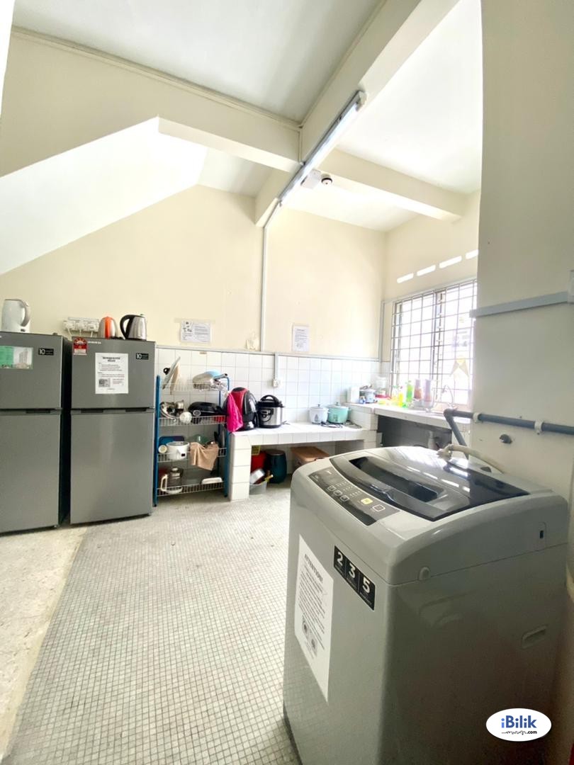 🚶🏼‍♂️WALKING DISTANCE TO SS2 SQUARE, LRT TAMAN BAHAGIA, LRT TAMAN PARAMOUNT🚶🏼‍♂️ ✨ROOM FOR RENT IN SS2, Petaling Jaya✨ - Image 2