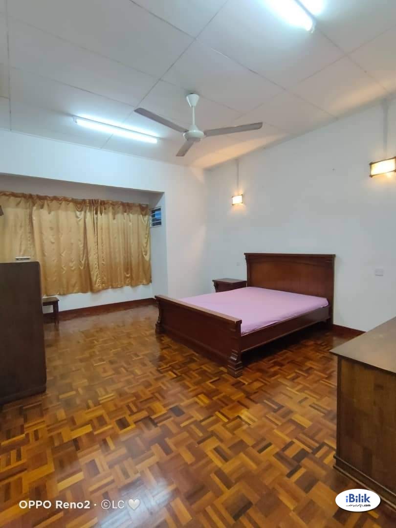 Master Room at Seri Utama, Sepah Puteri, Kota Damansara - Image 1