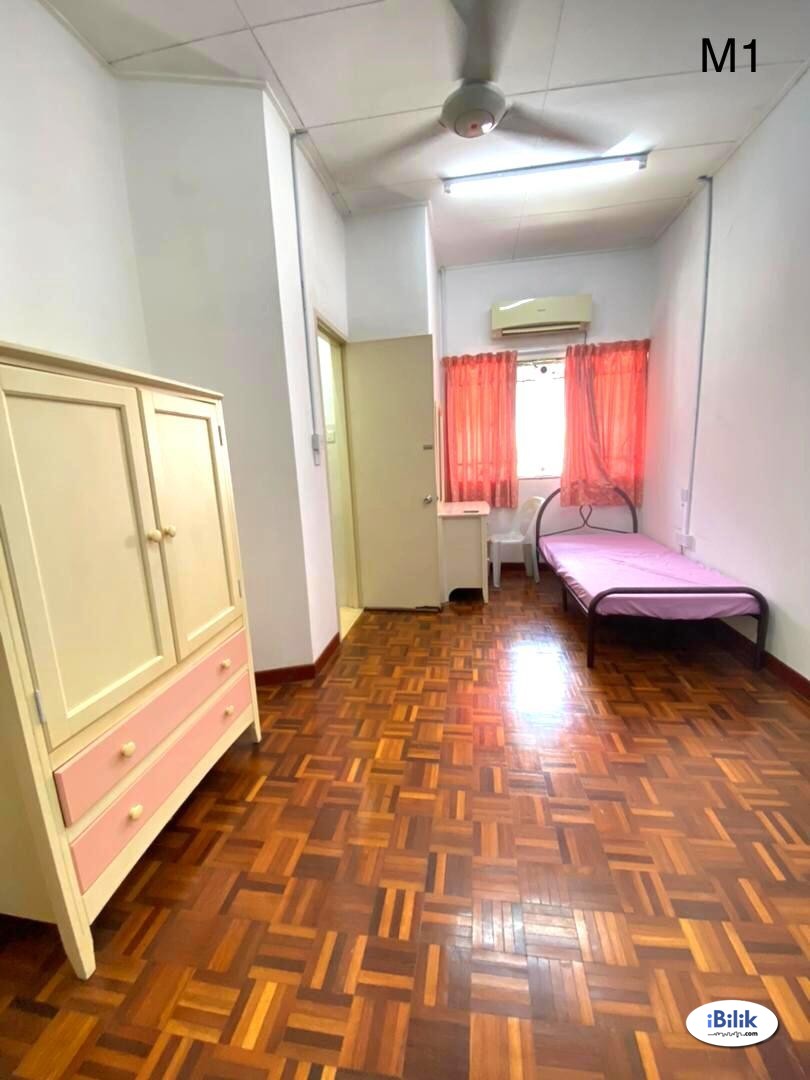 Middle Room at Seri Utama, Sepah Puteri, Sek5, Kota Damansara - Image 1