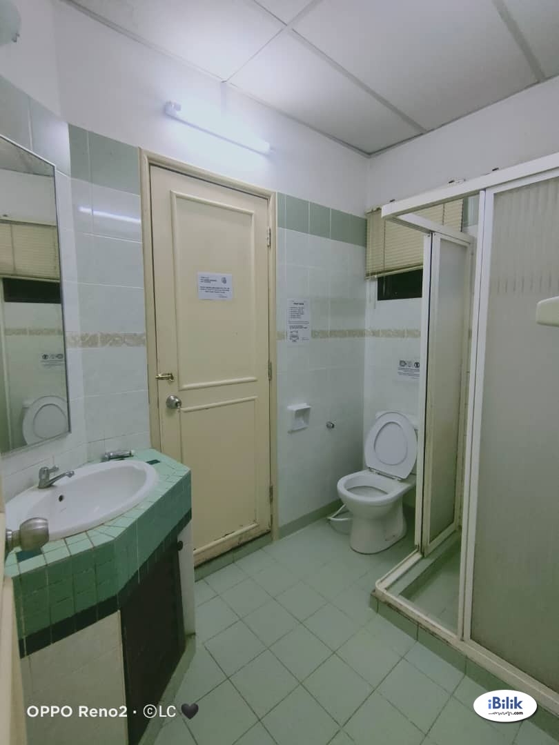 Middle Room at Seri Utama, Sepah Puteri, Sek5, Kota Damansara - Image 3