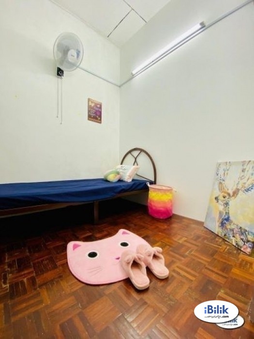 RENT Zero % DEPOSIT !~ Middle Room at SS2- Petaling Jaya with Wi-FI - Image 1