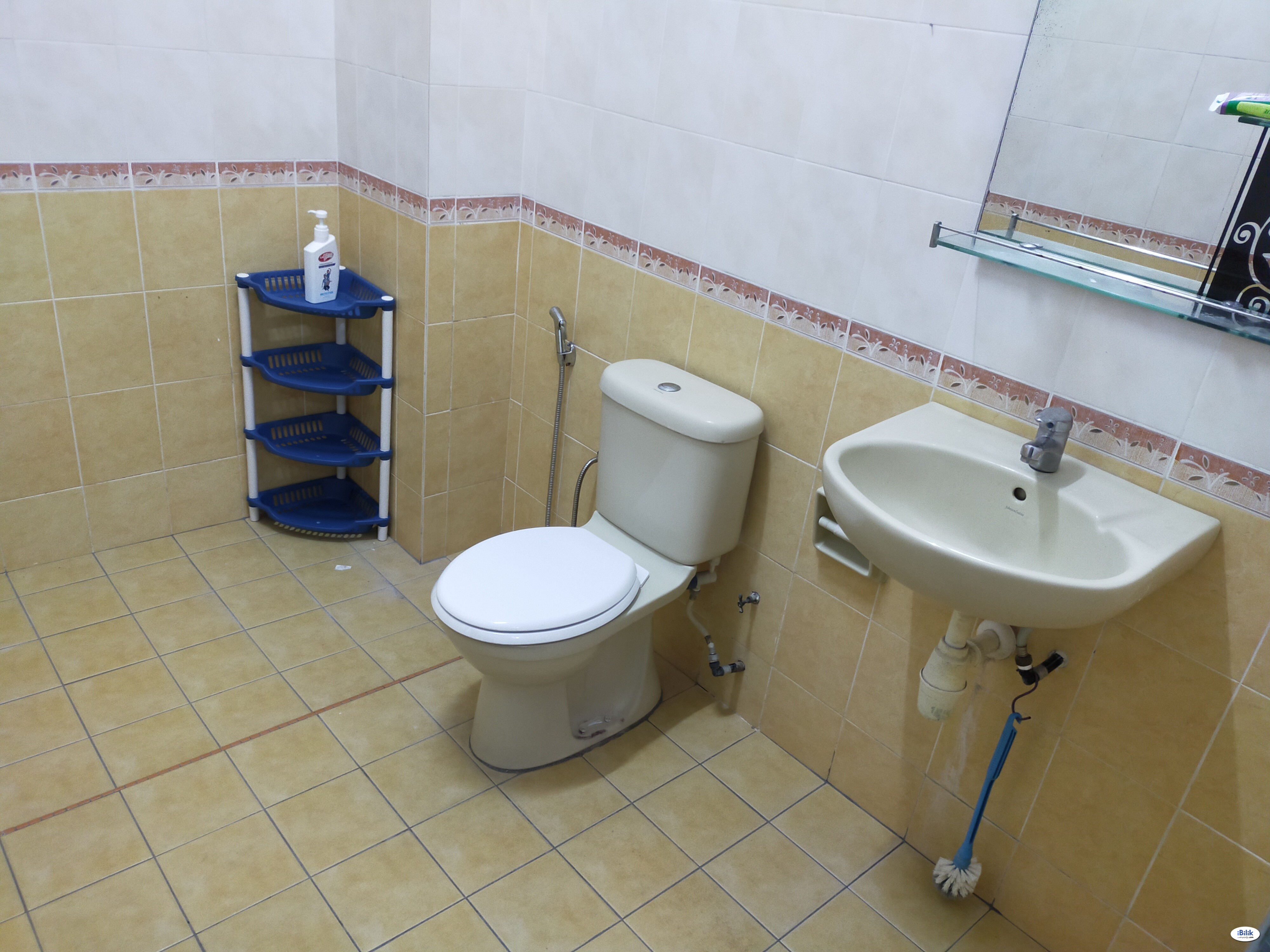 💦 MOVE IN CONDITION 💦 SINGLE ROOM FOR RENT - Image 2