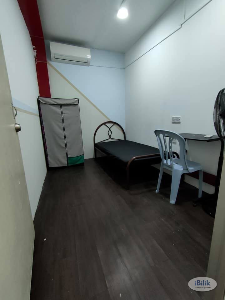 Immediately Move In.. Can be Walking Distance to LRT Kelana Jaya 🚡 Room Available in Taman Mayang - Image 1