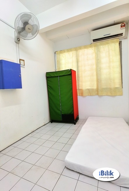 intimate Middle Room Zero Deposit Weekly Cleaning @ SS20! - Image 1