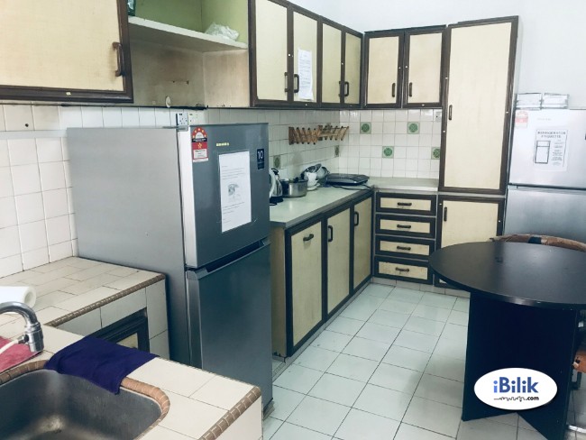 Fully furnished room Walking distance to Taman Paramount LRT - Image 2