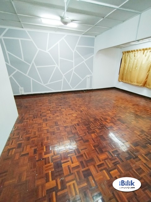 Master Room Zero Deposit Weekly Cleaning @ TTDI! - Image 1