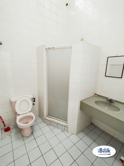 Master Room Zero Deposit Weekly Cleaning @ BU10! - Image 3