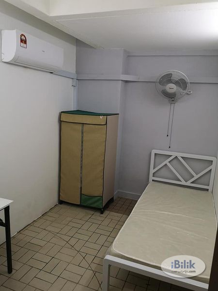 Cozy & Comfy Room Available For Rent in Taman Mayang Kelana Jaya Near LRT Station - Image 1