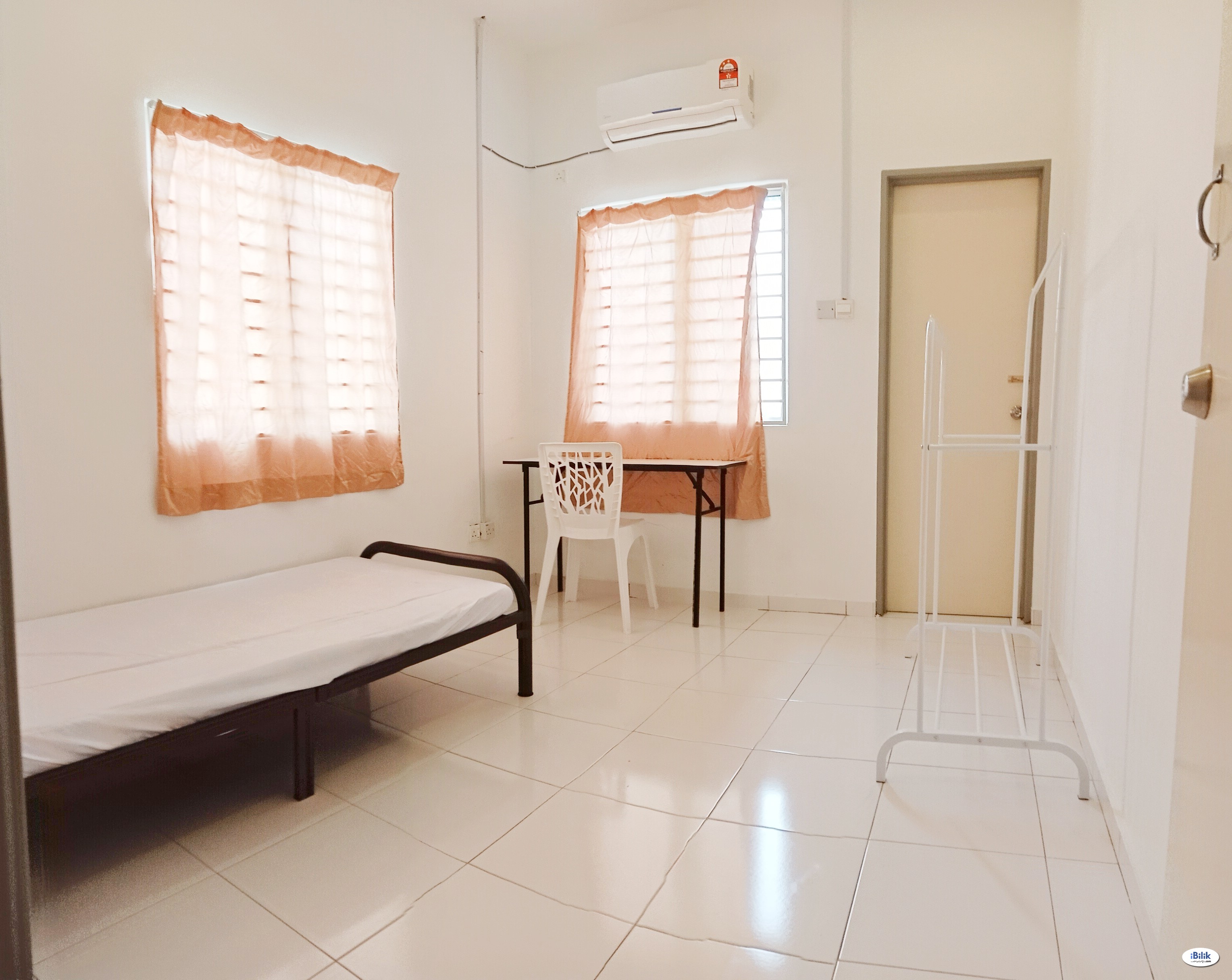 Middle Room at Setia Impian, Setia Alam - Image 1