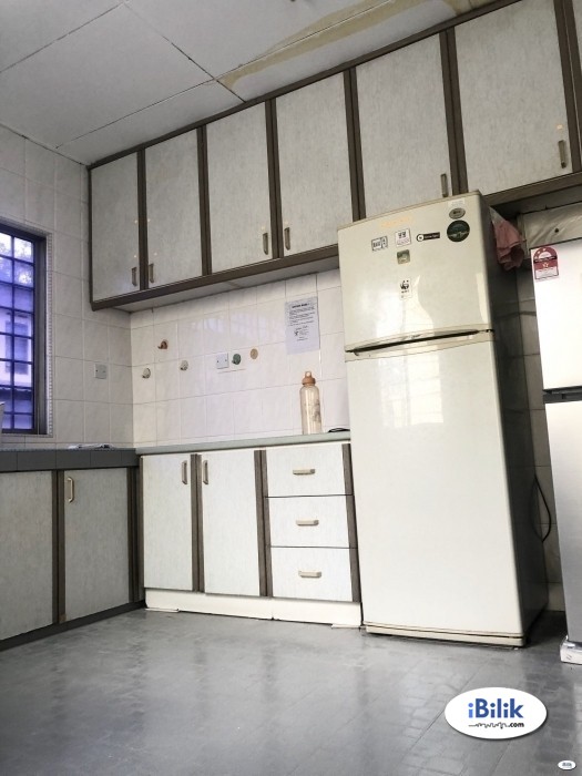 For Rent %Zero Deposit. Free Shuttle Bus. Middle Room at PJS 9- Bandar Sunway - Image 2