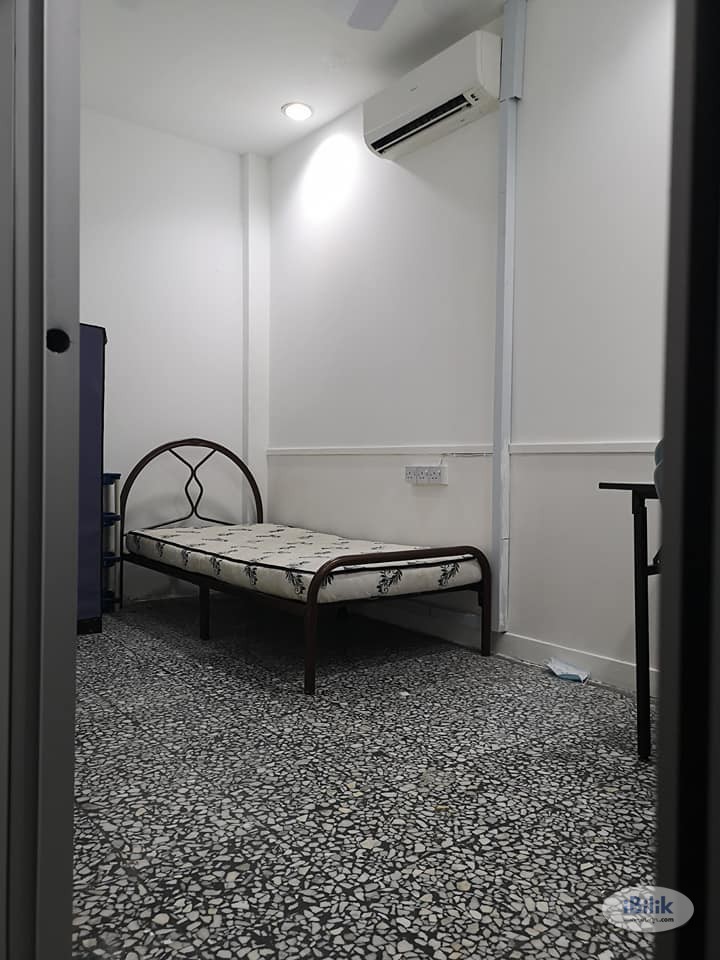 Immediately Move In!! Can be Walking distance LRT Kelana Jaya Room in Taman Mayang, kelana Jaya - Image 1