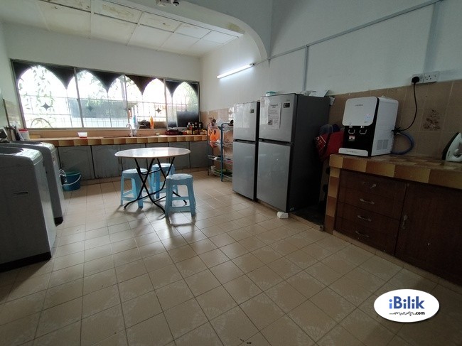comfy Single Room Zero Deposit Weekly Cleaning @ TTDI - Image 2