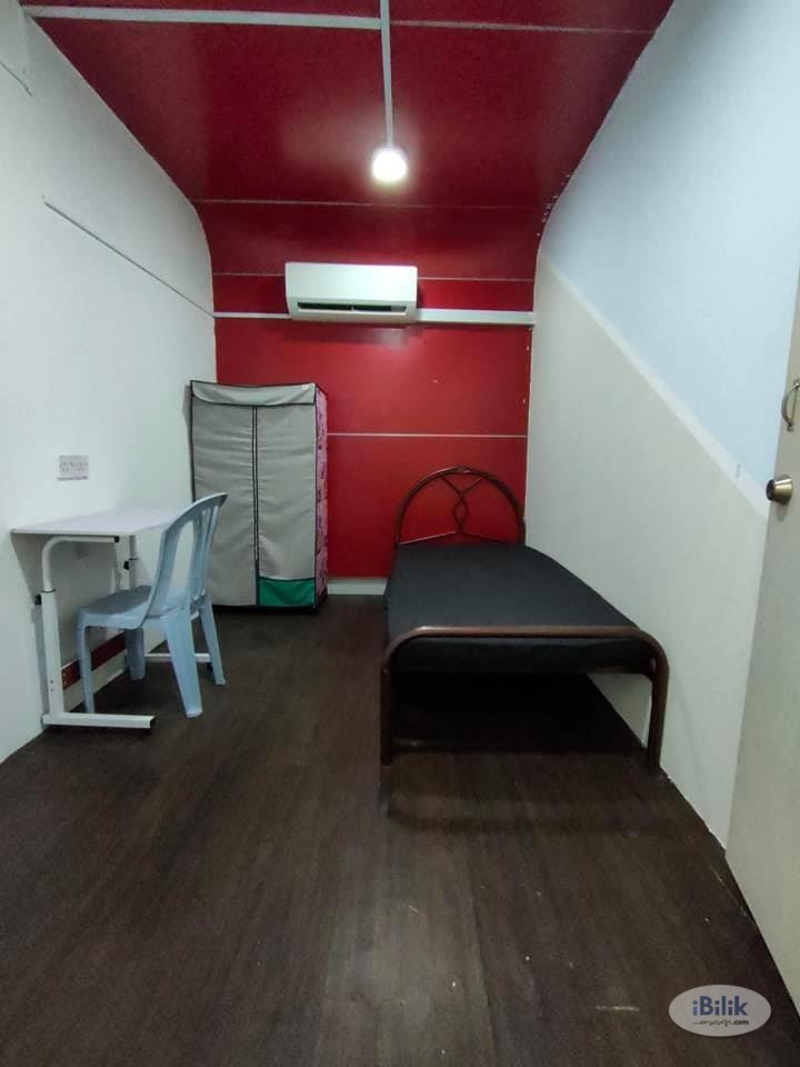 Immediately Move In!! Can be Walking distance LRT Kelana Jaya Room Rental in Taman Mayang Kelana Jaya - Image 1