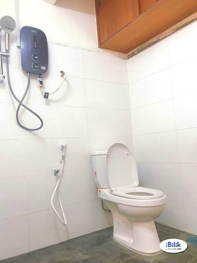 RENT Zero Deposit% Medium Room at Bangsar !! - Image 3