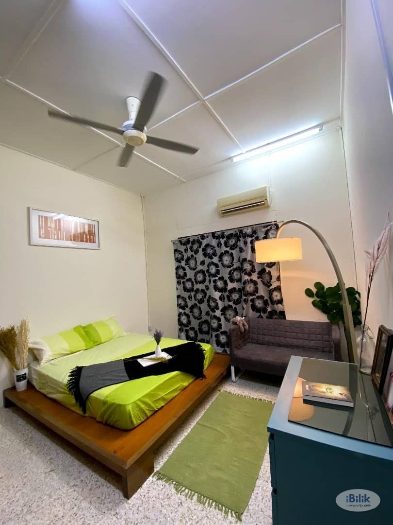 Zero Deposit @ Comfy Medium Room at Bangsar, Kuala Lumpur Near Bangsar Village - Image 1