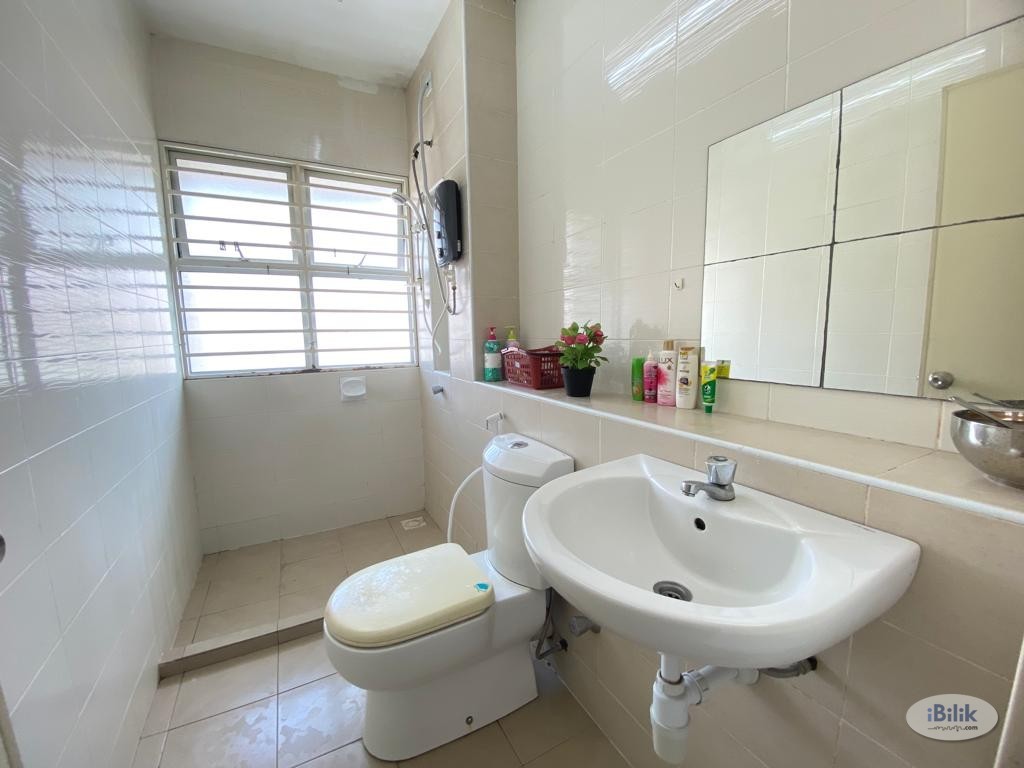 Urgent Move In~ Medium Room for rent Setia Alam Near Lotus's Setia Alam - Image 3