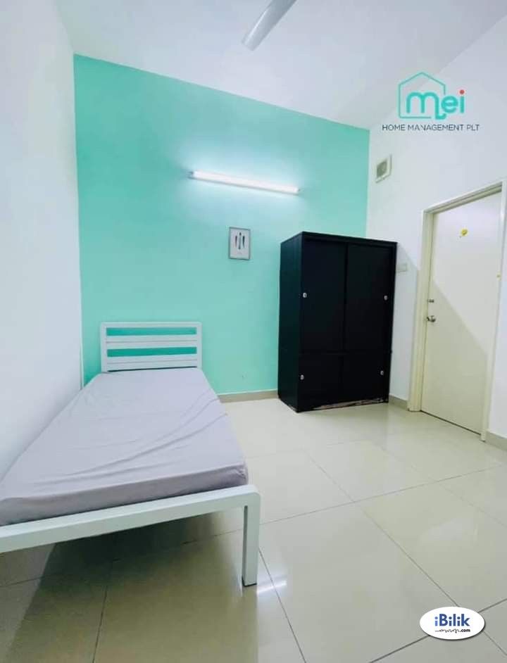 Middle Room at Kemuning Utama, Kota Kemuning - Image 4