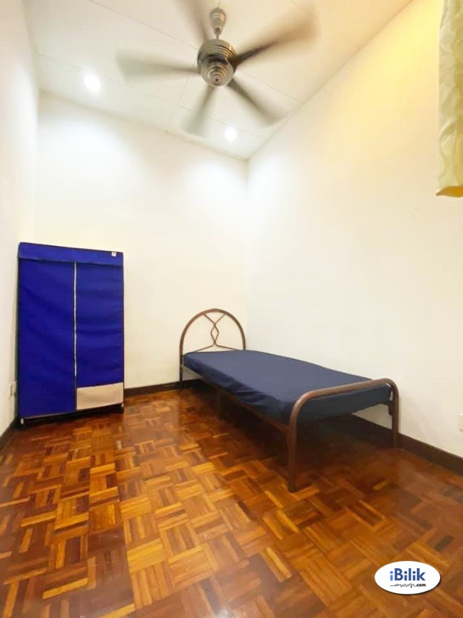 NO Deposit ! Small Room at SS7, Kelana Jaya, Petaling Jaya Near Paradigm Mall / UNITAR College - Image 1