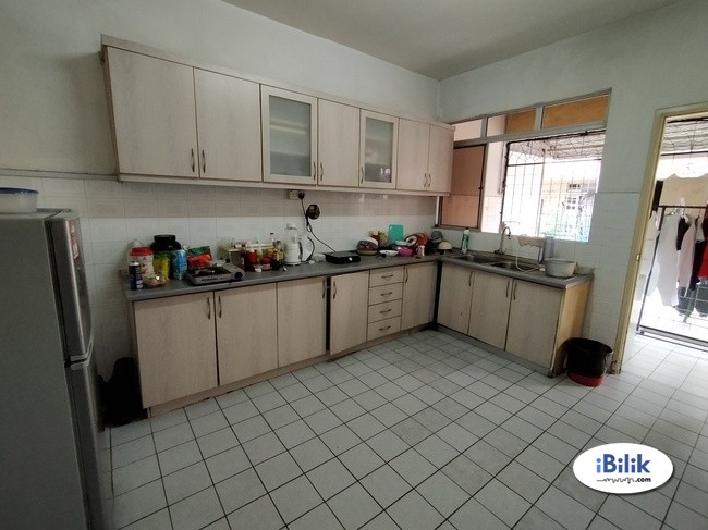 comfy Master Room Zero Deposit Weekly Cleaning @ BU4 - Image 2