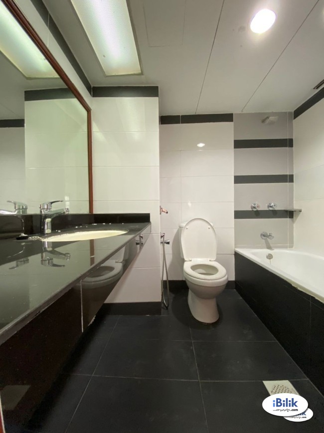 comfy Super Duper BIG Master Room at Chow Kit - ( Menara KL - Petronas Twins Tower ) - Image 3