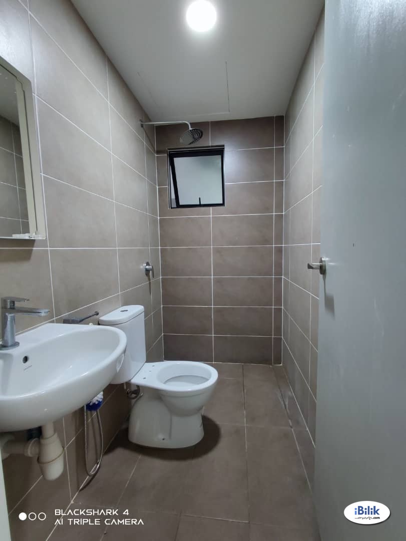 Middle Room at Shah Alam, Selangor - Image 3
