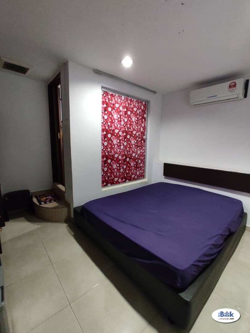 Middle Room at Kota Damansara, Petaling Jaya - Image 1