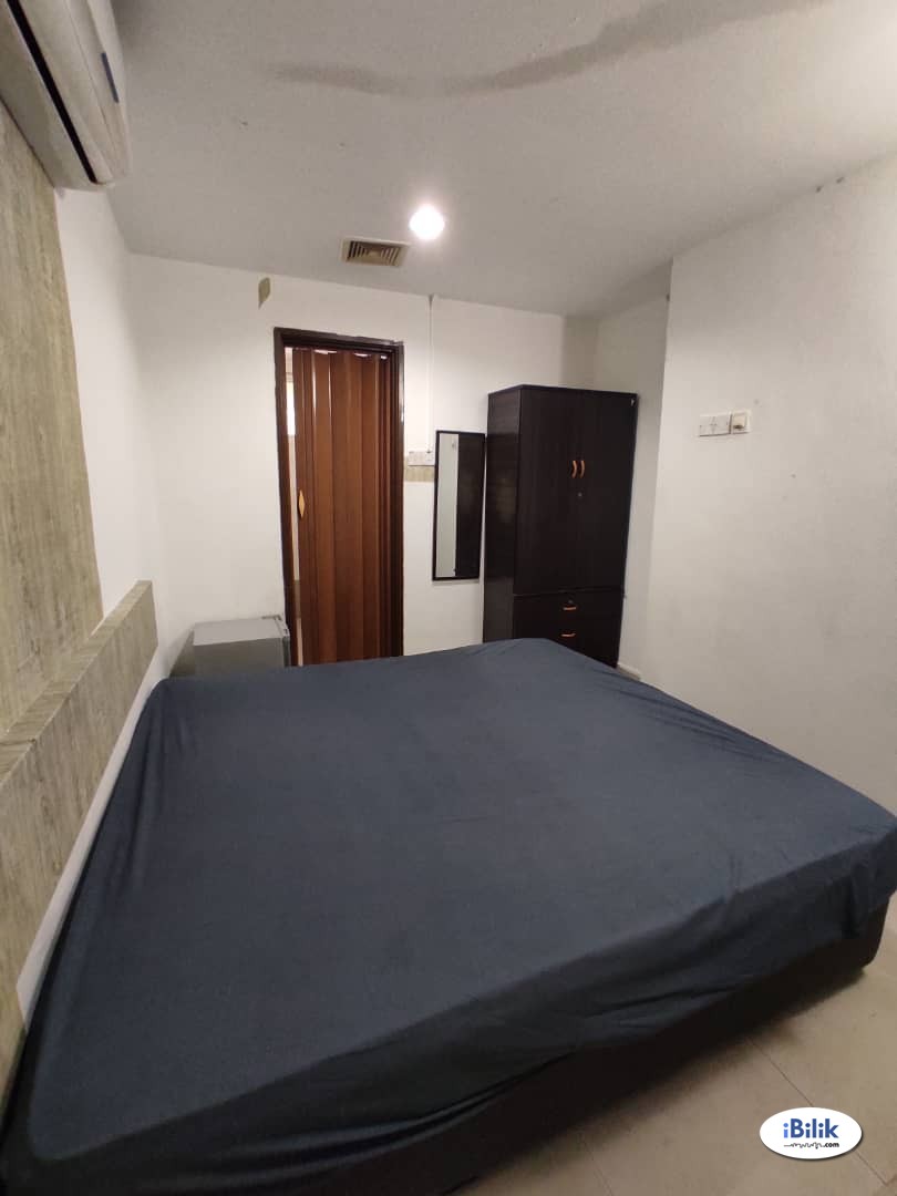 Middle Room at Kota Damansara, Petaling Jaya - Image 1