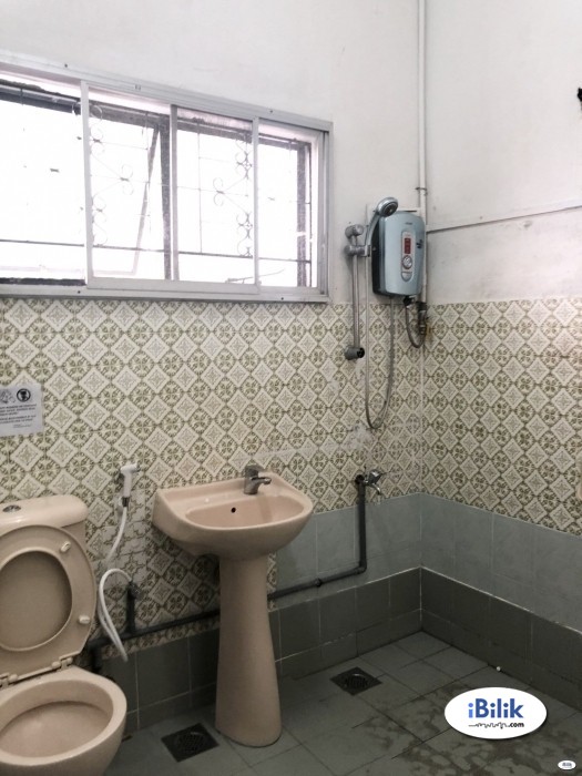 cushy %Zero Deposit. Free Shuttle Bus. Middle Room at PJS 9, Bandar Sunway - Image 3