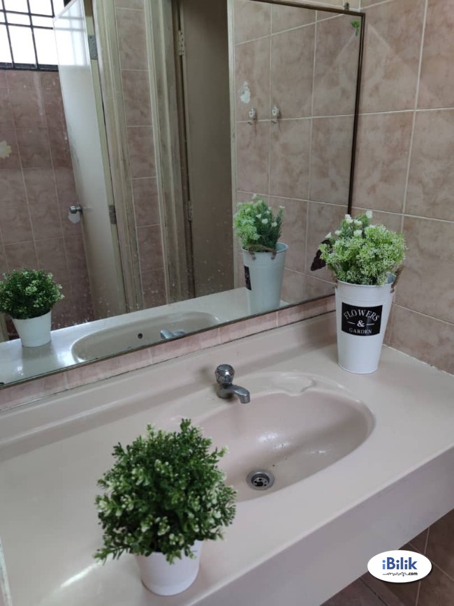 Comfort Zero Deposit!! Room for rent Seri Utama, Kota Damansara - Image 3