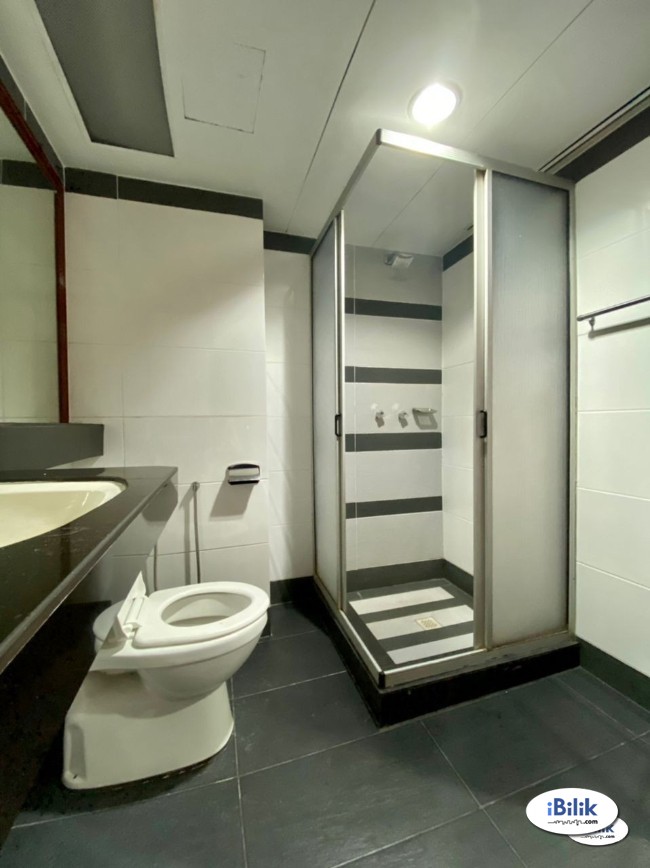 Super Spacious Master Room at Chow Kit - ( Quill City Mall , Menara TA One , Menara Prestige ) - Image 3