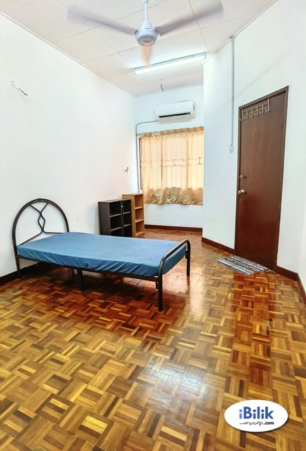 Middle Room Zero Deposit Weekly Cleaning @ BU3 - Image 1