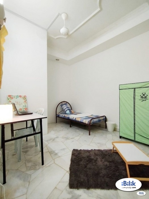 1 Month Deposit ! Middle Room at BU10, Bandar Utama, Petaling Jaya with Wi-FI - Image 1