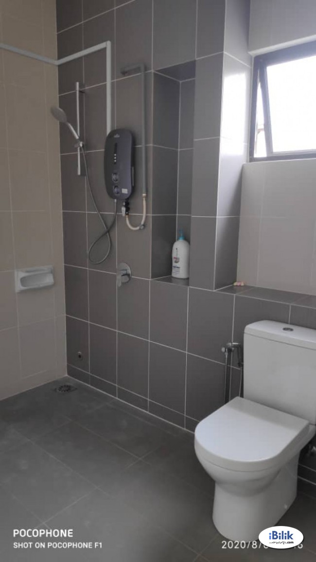 Urgent Move In~ Medium Room for rent Setia Alam - Image 3