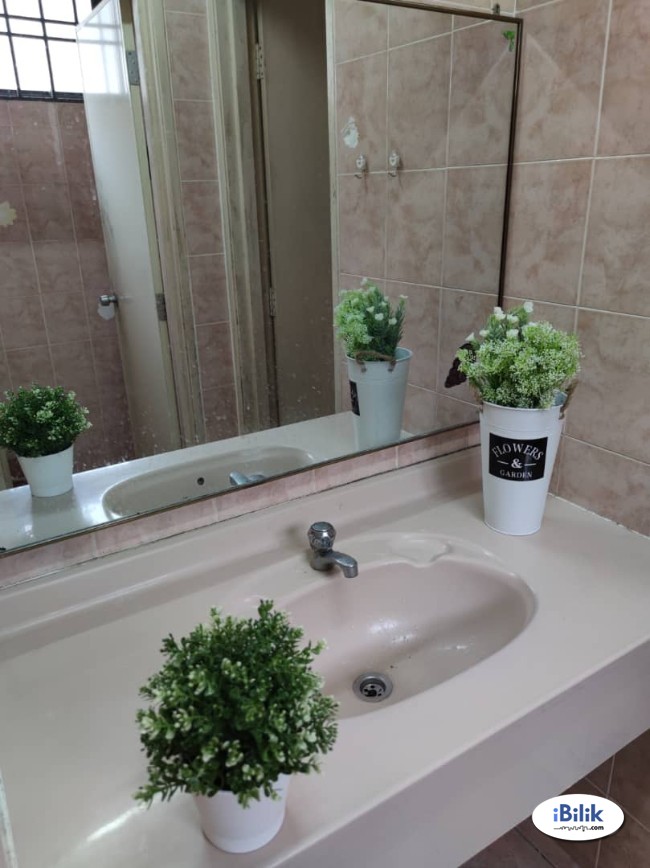 cushy Zero Deposit!! Room for rent Seri Utama, Kota Damansara - Image 3