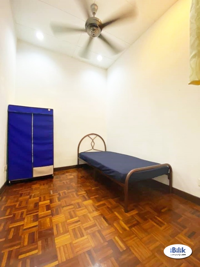 NO Deposit ! Small Room at SS7- Kelana Jaya- Petaling Jaya Near Paradigm Mall / UNITAR College - Image 1