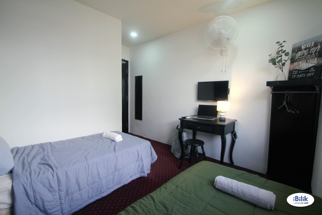 Middle Room at SS2, Petaling Jaya - Image 1